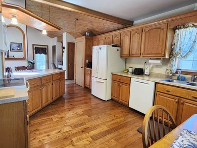 Well-maintained 3-bedroom home on .38 acres on the outskirts of - photo 6