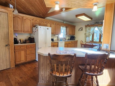 Well-maintained 3-bedroom home on .38 acres on the outskirts of - photo 8