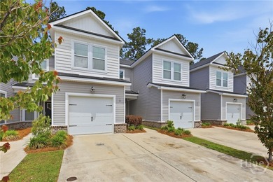 Welcome! Situated in the highly sought after Commons community - photo 3