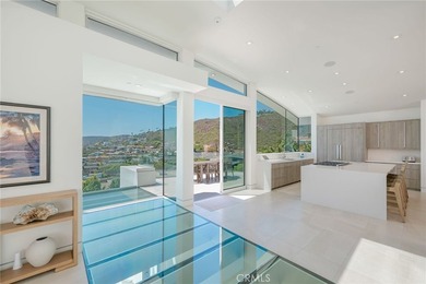 Perched high in the exclusive Temple Hills enclave of Laguna - photo 12