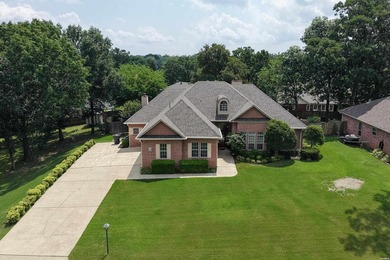 Elegant Cliffwood Estates Retreat With Extra Lot & Exclusive - photo 1