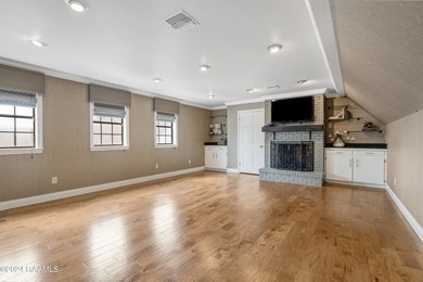 Welcome to a slice of Heaven located in the prestigious, serene - photo 33