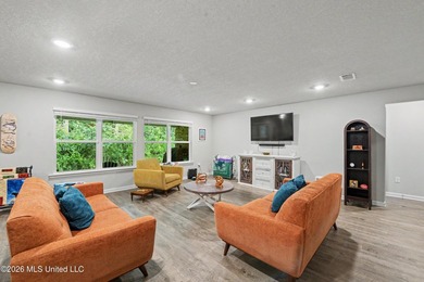 Welcome home to this stunning modern residence designed for - photo 2