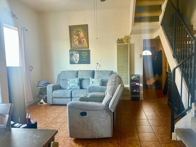 Great investment opportunity. Corner lot with plenty of parking - photo 3