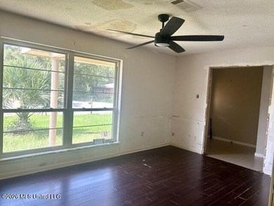 This Gulfport Home Located In Northwood Hills Is Priced To Sell - photo 4