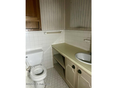 This Gulfport Home Located In Northwood Hills Is Priced To Sell - photo 8