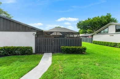 Enjoy the comfort and convenience of single-story villa living - photo 1