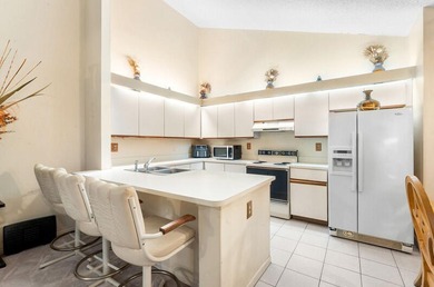Enjoy the comfort and convenience of single-story villa living - photo 5