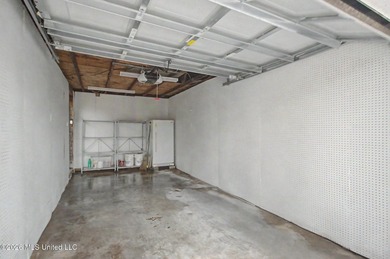 Well-maintained 2-bedroom, 1.5-bath condo offering comfort - photo 21