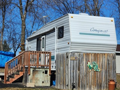 Affordable unit near swimming pool. Bring your own RV or use - photo 4