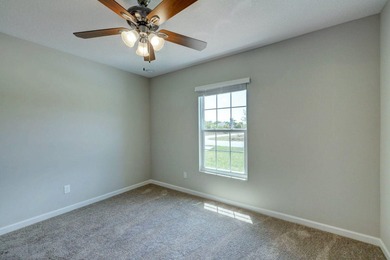 THE POPULAR BILTMORE MODEL BUILT BY AWARD WINNING SYNERGY HOMES - photo 35