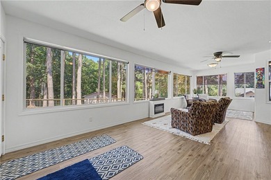 Tired of looking at the same cookie cutter homes? This 3 bedroom - photo 6
