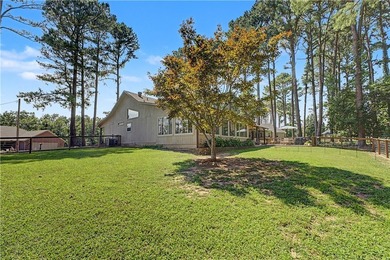 Tired of looking at the same cookie cutter homes? This 3 bedroom - photo 9