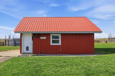 Prime location in Bourbon County. +/- 773 acres horse farm in - photo 15