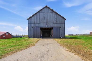 Prime location in Bourbon County. +/- 773 acres horse farm in - photo 17