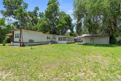 Charming 2-bedroom, 1-bath single-wide situated on a spacious 0 - photo 3