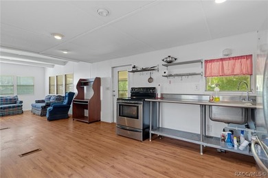 Charming 2-bedroom, 1-bath single-wide situated on a spacious 0 - photo 9