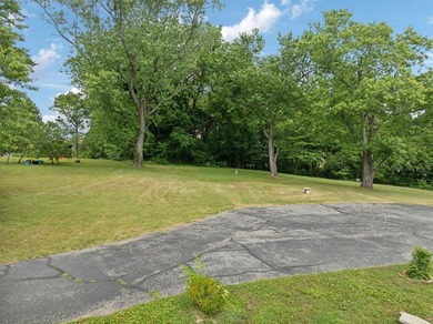 MOTIVATED SELLER, MAKE US AN OFFER! 3 BR/1.5 Bath Home on a - photo 11