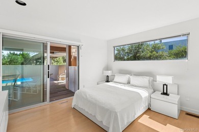 Set on an extraordinary 0.93-acre oceanfront parcel with 122 - photo 12