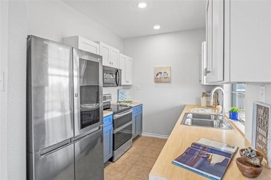 Coastal charm with flexible living space in the desirable - photo 12