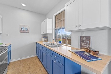 Coastal charm with flexible living space in the desirable - photo 13
