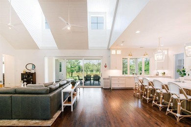 Where luxury meets tranquility, this stunning 2022 custom modern - photo 15