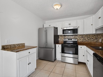 Beautiful 2BR/2BA renovated villa in the sought-after Sierra - photo 15