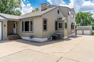 Spectacular Rock River location! This wonderful home offers 75 - photo 15