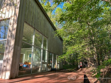 This 51+/- acre property in Hinds County offers a well-rounded - photo 16