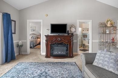 Welcome to this beautifully maintained 2-bedroom, 2-bathroom - photo 17