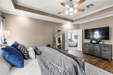 Luxury living in the gated golf course community of Masters - photo 17