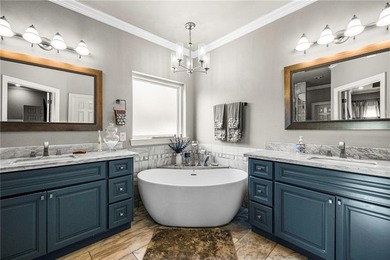 Luxury living in the gated golf course community of Masters - photo 18