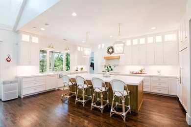 Where luxury meets tranquility, this stunning 2022 custom modern - photo 18