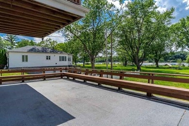 Spectacular Rock River location! This wonderful home offers 75 - photo 19