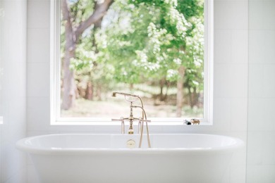 Where luxury meets tranquility, this stunning 2022 custom modern - photo 23