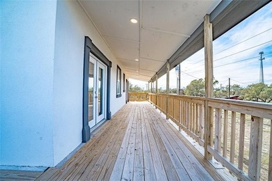 Coastal charm with flexible living space in the desirable - photo 24