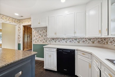 MOTIVATED SELLER, MAKE US AN OFFER! 3 BR/1.5 Bath Home on a - photo 25