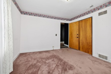 MOTIVATED SELLER, MAKE US AN OFFER! 3 BR/1.5 Bath Home on a - photo 32