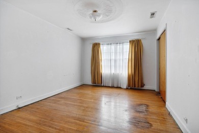 MOTIVATED SELLER, MAKE US AN OFFER! 3 BR/1.5 Bath Home on a - photo 33