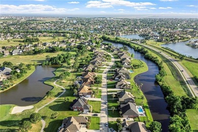 Luxury living in the gated golf course community of Masters - photo 39