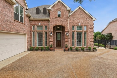 Perfectly positioned along the fairways of Bridlewood's - photo 2