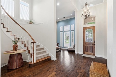 Perfectly positioned along the fairways of Bridlewood's - photo 3