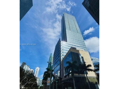 High-rise studio in the heart of the financial center featuring