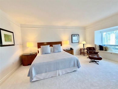 High-rise studio in the heart of the financial center featuring