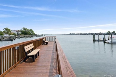 Experience premier waterfront living in the exclusive Island - photo 5
