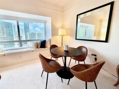High-rise studio in the heart of the financial center featuring