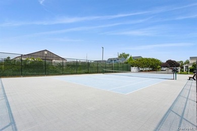 Experience premier waterfront living in the exclusive Island - photo 8