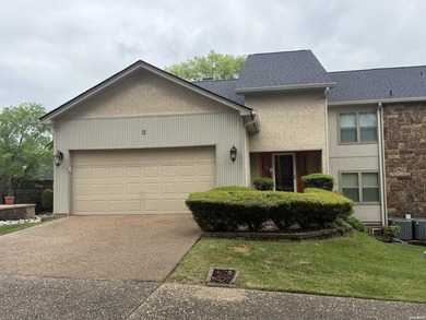 Experience lakefront living in this beautifully appointed 3-bed - photo 1