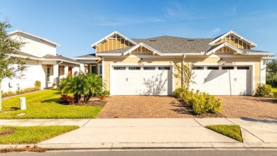 Lake Townhome/Townhouse For Sale in Saint Cloud, Florida