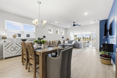 This well maintained 2 bedroom, 2 bathroom home attached villa - photo 13